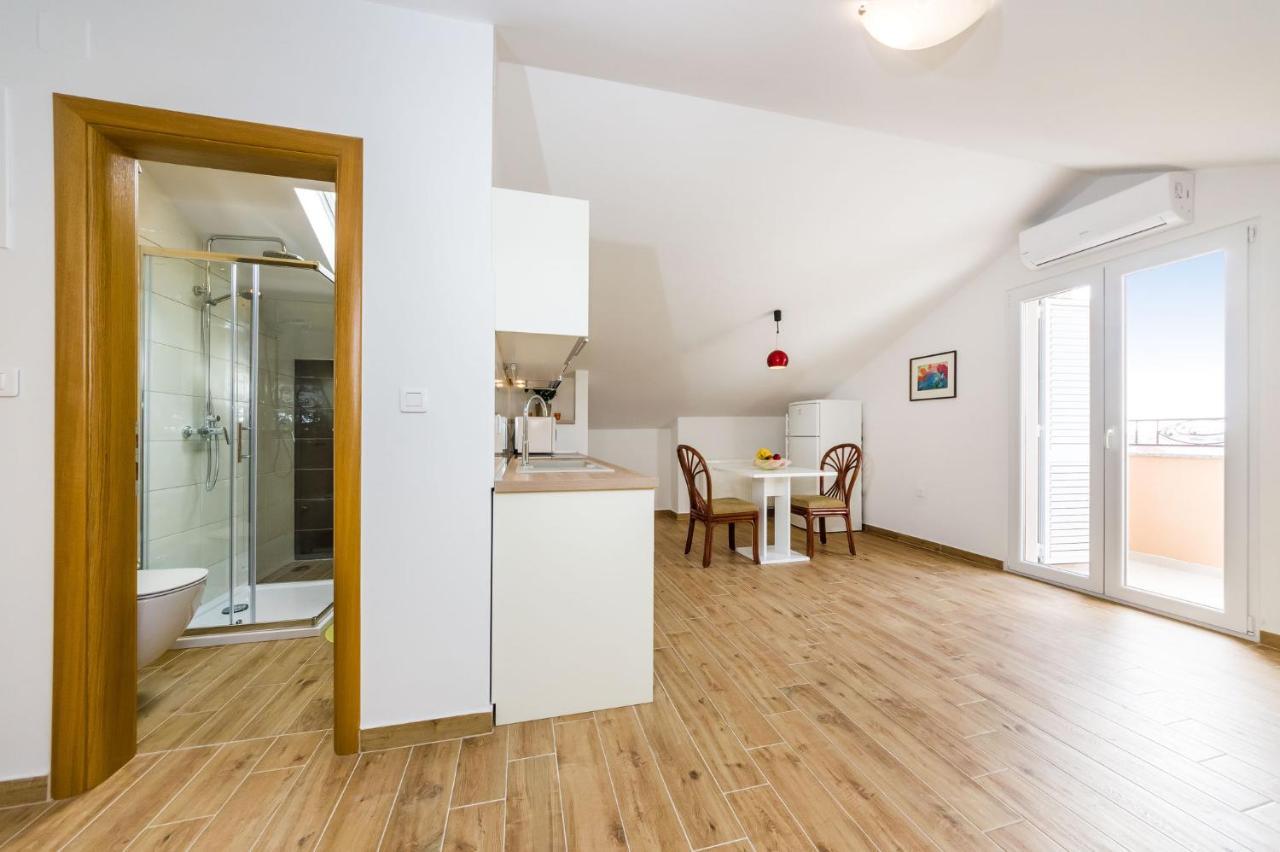 Alex 1 Apartament *