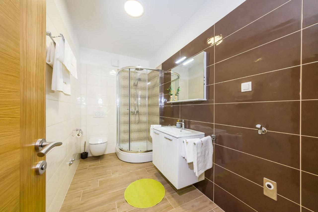 Apartament Alex 1 *